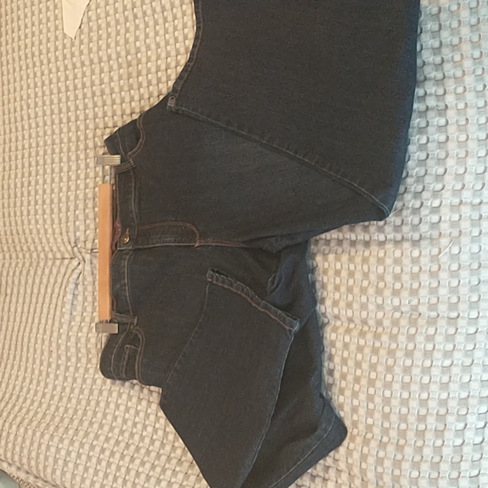 Straight-leg jeans